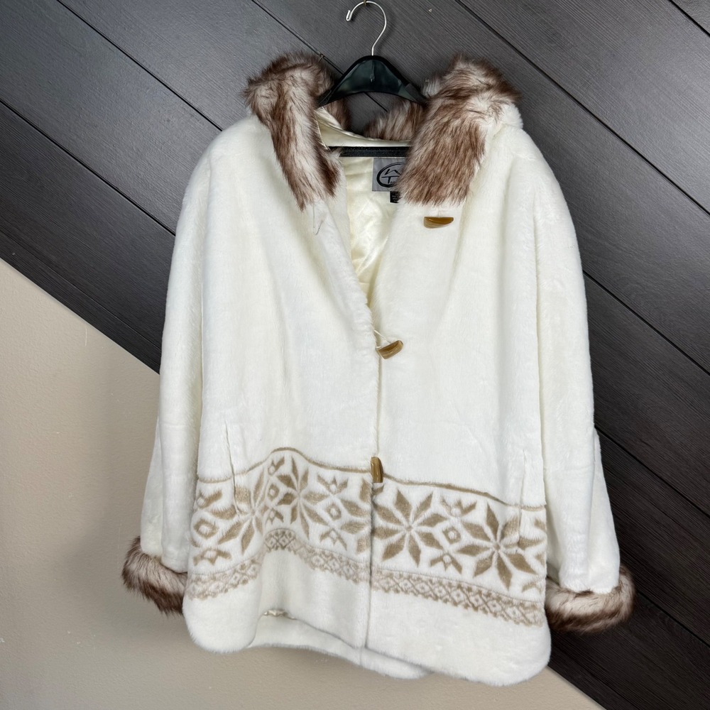 Weather Tamer Women's 2X Faux Fur Hooded Nordic Winter Coat White Brown
